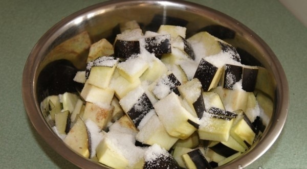 Блюда из баклажанов. Рецепты с мясом, кабачками в духовке, мультиварке, на сковороде