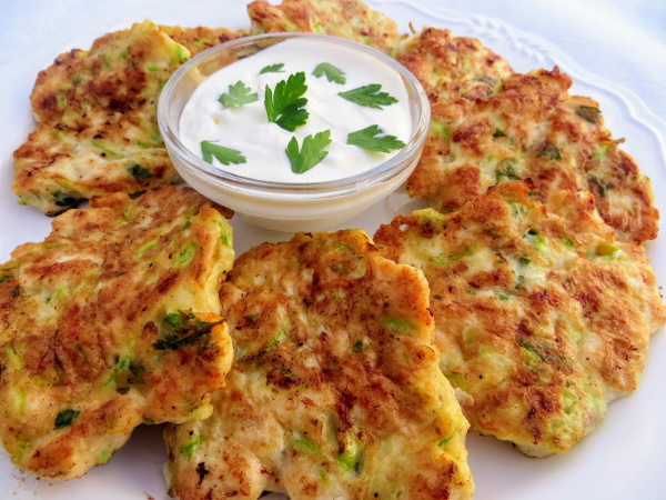 Котлеты из куриного фарша с кабачками в духовке, на пару, сковороде. Рецепты пошагово с фото