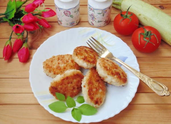 Котлеты из куриного фарша с кабачками в духовке, на пару, сковороде. Рецепты пошагово с фото