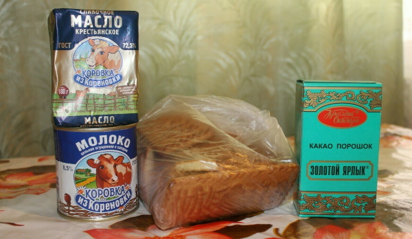 Шоколадная колбаска. Рецепт классический со сгущенкой, орехами, какао, как приготовить пошагово с фото