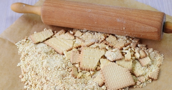 Шоколадная колбаска. Рецепт классический со сгущенкой, орехами, какао, как приготовить пошагово с фото
