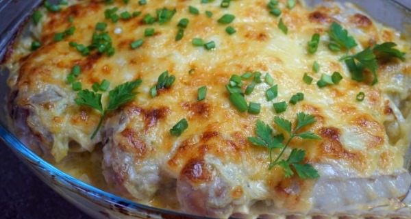 Запеченная курица с картошкой в духовке целиком, в рукаве, фольге с грибами, яблоками