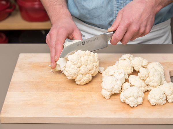 Блюда из цветной капусты на сковороде. Рецепты с мясом, в кляре, постные, пошагово