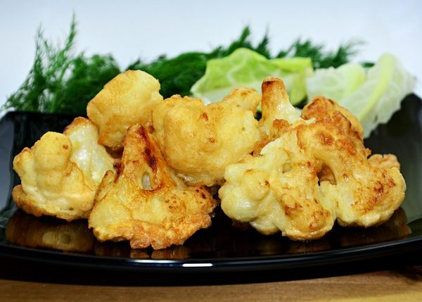 Блюда из цветной капусты на сковороде. Рецепты с мясом, в кляре, постные, пошагово