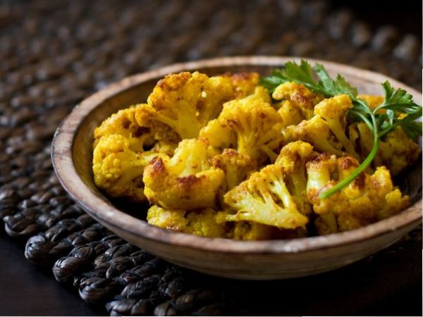 Блюда из цветной капусты на сковороде. Рецепты с мясом, в кляре, постные, пошагово