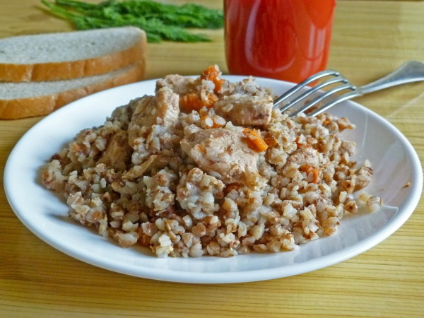 Что приготовить из гречки. Рецепты с мясом, фаршем, курицей, тушенкой, сосисками, грибами, рисом пошагово