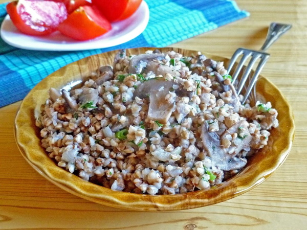 Что приготовить из гречки. Рецепты с мясом, фаршем, курицей, тушенкой, сосисками, грибами, рисом пошагово