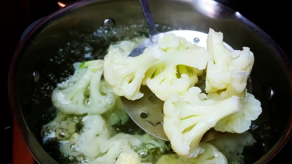 Капуста цветная в кляре. Рецепты пошаговые в духовке, мультиварке, на сковороде