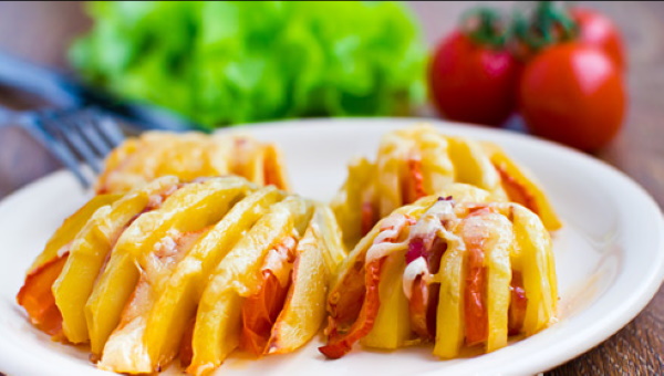 Картофель фаршированный в духовке, кастрюле, мультиварке грибами, мясом, ветчиной, сыром пошагово