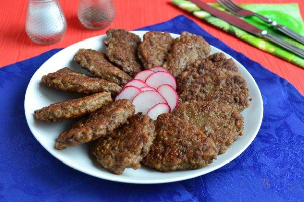 Котлеты из печени говяжьей. Рецепт в духовке, как приготовить с манкой, морковью, рубленные