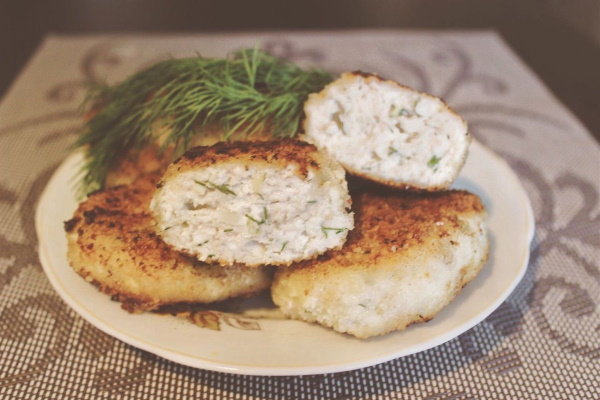 Котлеты из рыбного фарша. Рецепты с фото из трески, минтая, щуки с мясом