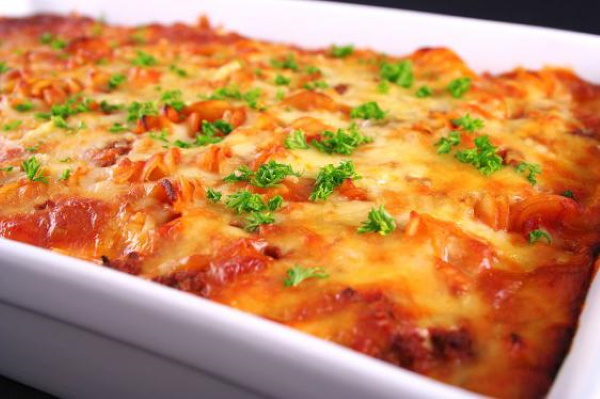 Курица по-французски с картошкой в духовке. Рецепт с помидорами и без