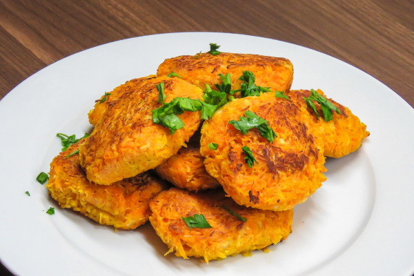 Морковные котлеты. Рецепт классический в духовке, мультиварке, пароварке диетические пошагово