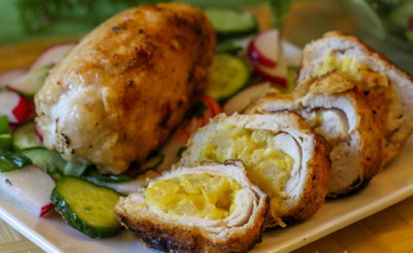 Начинка для куриных рулетиков в духовке из грудки, окорочков, бедер пошагово