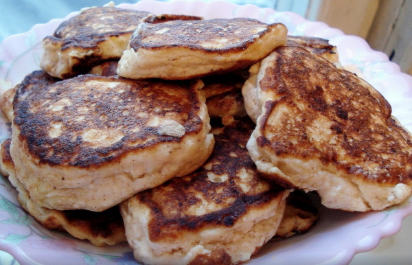 Оладьи из яблок. Рецепты быстро и вкусно на кефире, молоке, воде, простокваше