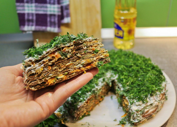Печеночный торт из куриной печени. Рецепты с грибами, луком, морковью, пошагово с фото