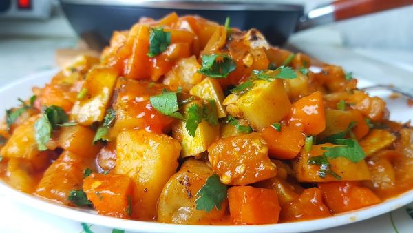 Рагу из кабачков и баклажанов, картофеля с мясом. Рецепты на зиму в мультиварке, духовке, на сковороде