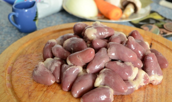 Сердечки куриные тушеные в сметане. Рецепты пошагово