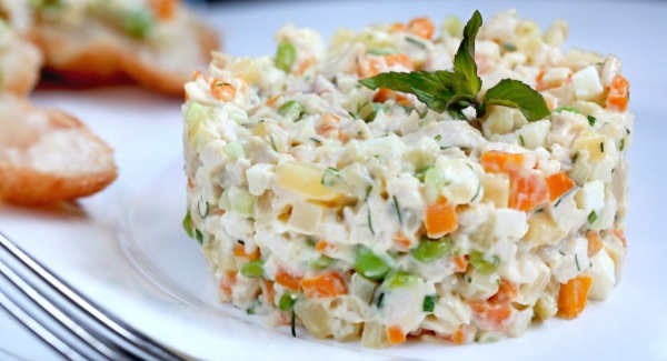 столичный салат рецепт классический с колбасой и солеными огурцами. stolichnyy salat retsept klassicheskiy 6. столичный салат рецепт классический с колбасой и солеными огурцами фото. столичный салат рецепт классический с колбасой и солеными огурцами-stolichnyy salat retsept klassicheskiy 6. картинка столичный салат рецепт классический с колбасой и солеными огурцами. картинка stolichnyy salat retsept klassicheskiy 6. Блюдо очень похоже на всем известный салат «Оливье».