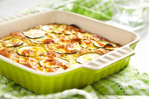Запеканка из кабачков и фарша, картофеля в духовке, мультиварке, пошагово с фото