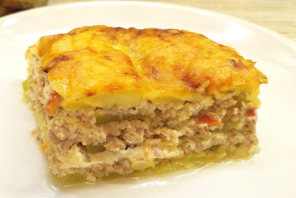Запеканка из кабачков и фарша, картофеля в духовке, мультиварке, пошагово с фото