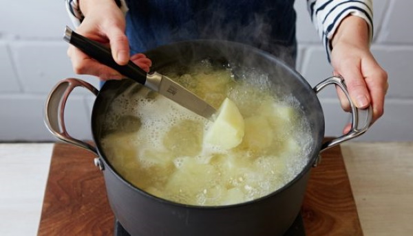 Блюда из картофельного пюре. Рецепты простые, вкусные в духовке, мультиварке на сковороде