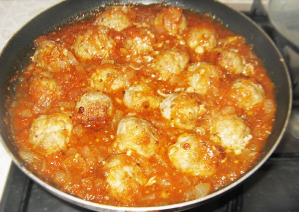 Что приготовить из свиного фарша быстро, вкусно на второе в духовке, мультиварке. Рецепты