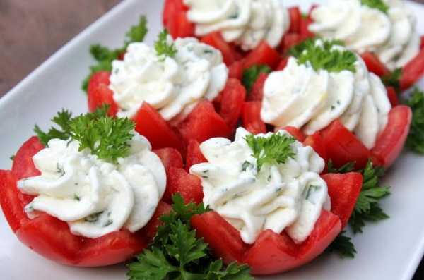 Фаршированные помидоры в духовке с мясным фаршем, сыром, чесноком, грибами, рисом, шпротами. Рецепты