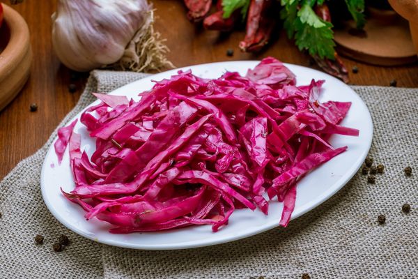 Капуста Провансаль. Классические рецепты на зиму с перцем болгарским, свеклой, виноградом, яблоками, изюмом