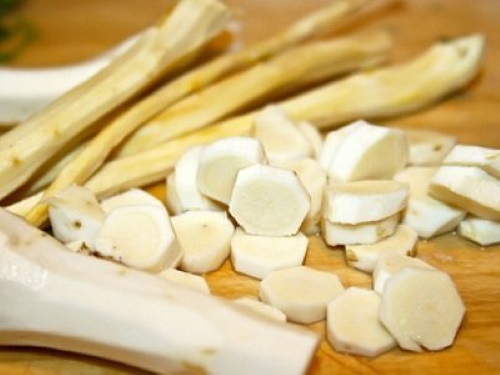 Капуста со свеклой и чесноком быстрого приготовления с уксусом, маслом, морковью по-грузински, корейски, армянски