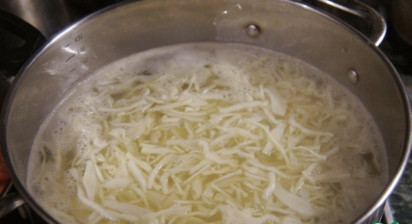 Картошка в сметане в духовке. Рецепт с курицей, грибами, мясом, сыром, сметаной в горшочке, рукаве, фольге, пакете