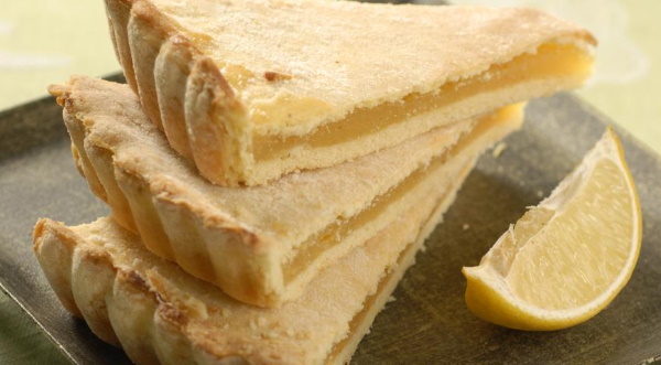 Лимонник рецепт слоеное тесто. limonnik pirog retsept 2. Лимонник рецепт слоеное тесто фото. Лимонник рецепт слоеное тесто-limonnik pirog retsept 2. картинка Лимонник рецепт слоеное тесто. картинка limonnik pirog retsept 2. Испечь нежнейший и самый вкусный лимонный пирог можно на обычной кухне. Необходимо для начала выбрать подходящий способ готовки с учетом предпочтений домочадцев. Ведь изделия хоть и обладают лимонной ноткой, но вкусы и текстура их сильно отличаются.