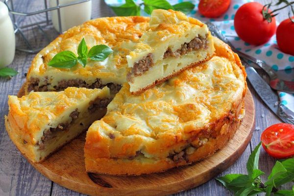 Пироги с картошкой и мясом в духовке, мультиварке, на сковороде из дрожжевого, слоеного теста