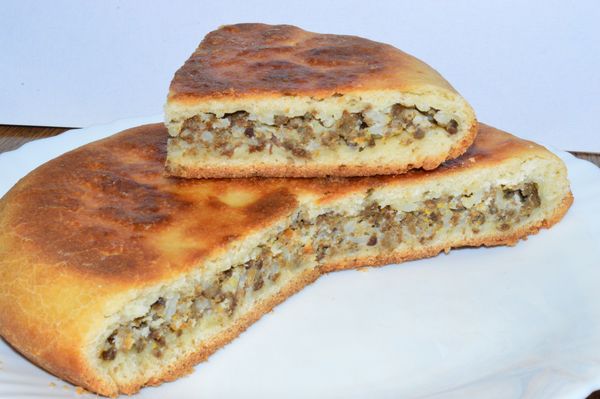 Пироги с картошкой и мясом в духовке, мультиварке, на сковороде из дрожжевого, слоеного теста