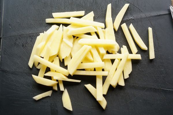 Пироги с картошкой и мясом в духовке, мультиварке, на сковороде из дрожжевого, слоеного теста