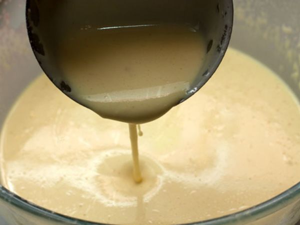 Блины на простокваше. Рецепты тонких, с дырочками, пышных, с кипятком, дрожжами, содой, яйцами