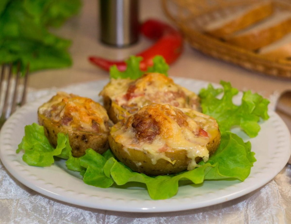 Фарш с картошкой в духовке. Рецепт с сыром, помидорами, по-французски, в горшочках, пирог