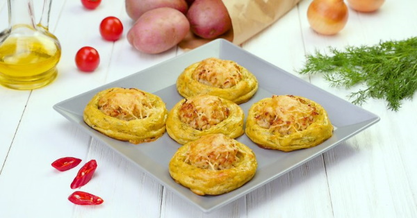 Фарш с картошкой в духовке. Рецепт с сыром, помидорами, по-французски, в горшочках, пирог