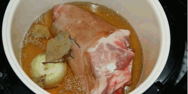 Холодец из рульки свиной. Рецепты с желатином и без, курицей, говядиной в мультиварке, скороварке, кастрюле