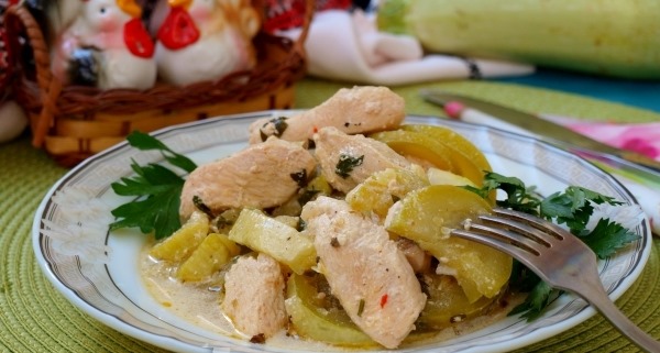 Кабачки тушеные с картошкой, помидорами, мясом, капустой, фаршем в мультиварке, духовке, на сковороде