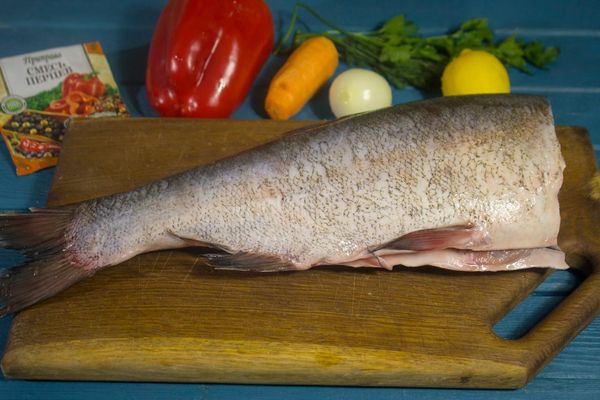 Как вкусно приготовить толстолобика в духовке, мультиварке, жареного на сковороде. Рецепт целиком, стейками пошагово