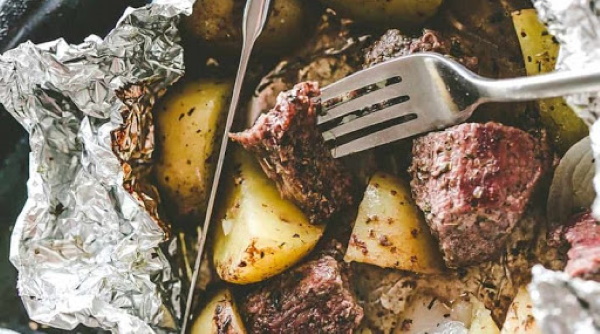 Картошка с говядиной в духовке. Рецепты в рукаве, фольге