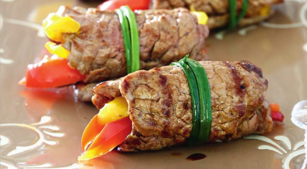 Горячие праздничные блюда из мяса свинины, говядины, курицы. Рецепты, легкие в приготовлении