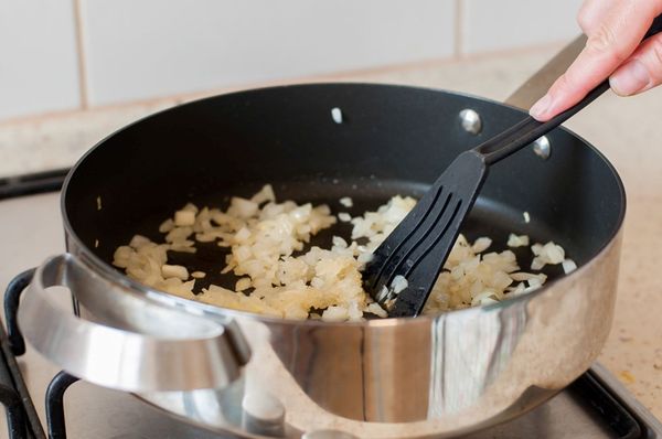 Рисовая лапша. Как готовить, рецепты с мясом, овощами, морепродуктами в соусе терияки, соевом, сливочном