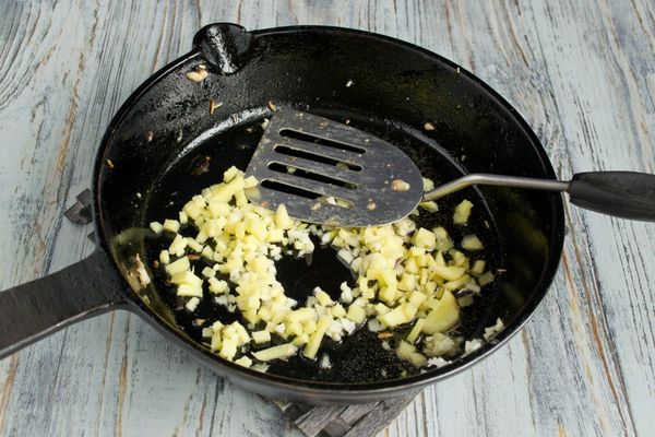 Рисовая лапша. Как готовить, рецепты с мясом, овощами, морепродуктами в соусе терияки, соевом, сливочном