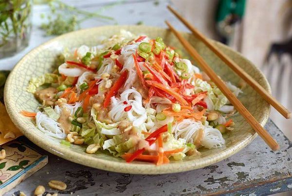 Рисовая лапша. Как готовить, рецепты с мясом, овощами, морепродуктами в соусе терияки, соевом, сливочном
