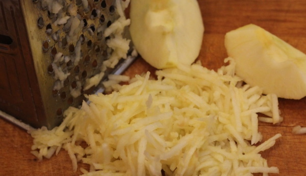 Салат Аристократ с курицей, тунцом, крабовыми палочками, красной рыбой, консервами