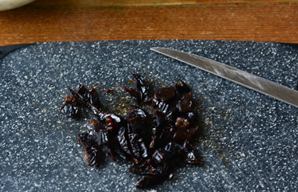Салат Аристократ с курицей, тунцом, крабовыми палочками, красной рыбой, консервами