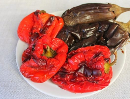 Салаты из болгарского перца на праздничный стол, на зиму. Рецепты с рисом, кунжутом, помидорами и без