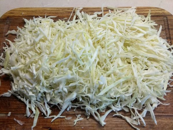 Салаты из болгарского перца на праздничный стол, на зиму. Рецепты с рисом, кунжутом, помидорами и без